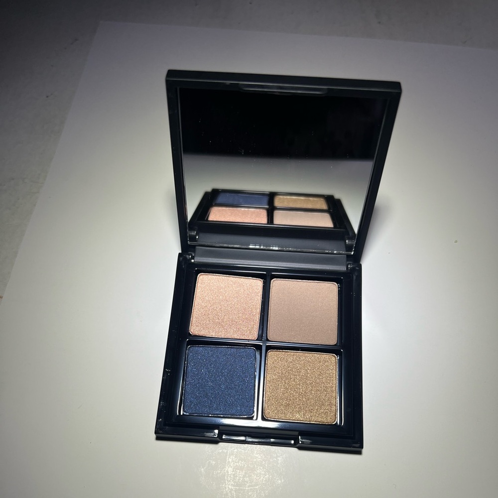 Glo Skin Beauty Shadow Quad Hey Sailor 6.4g / 0.22 oz NWOB